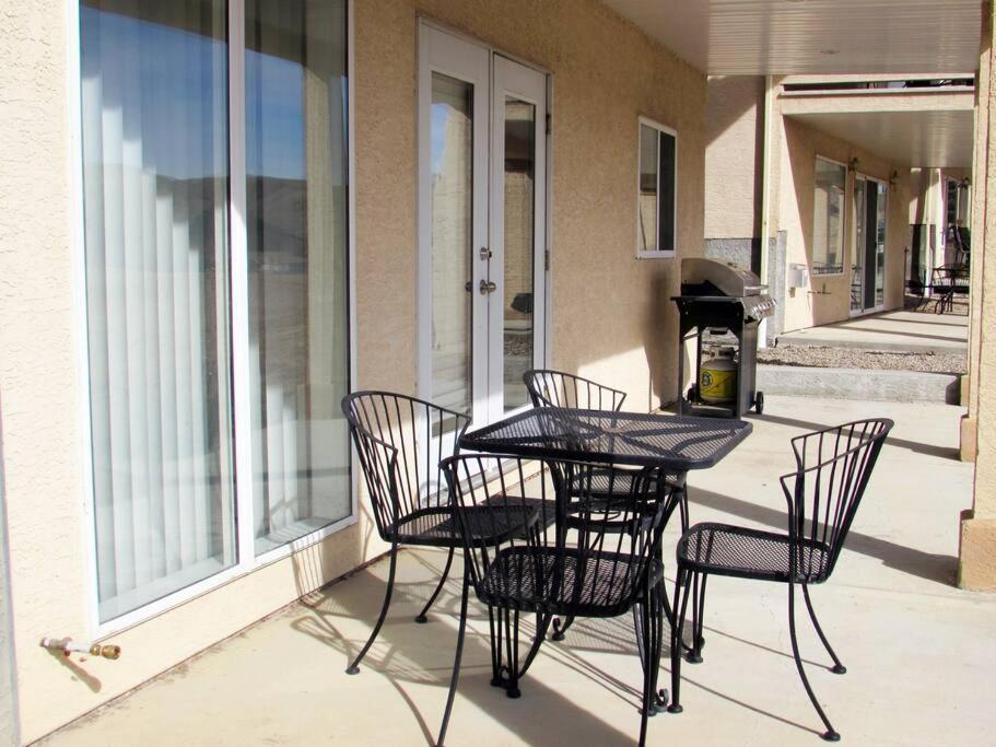 Paradise Canyon Golf Resort, Signature Walkout Condo 380 Lethbridge Eksteriør bilde